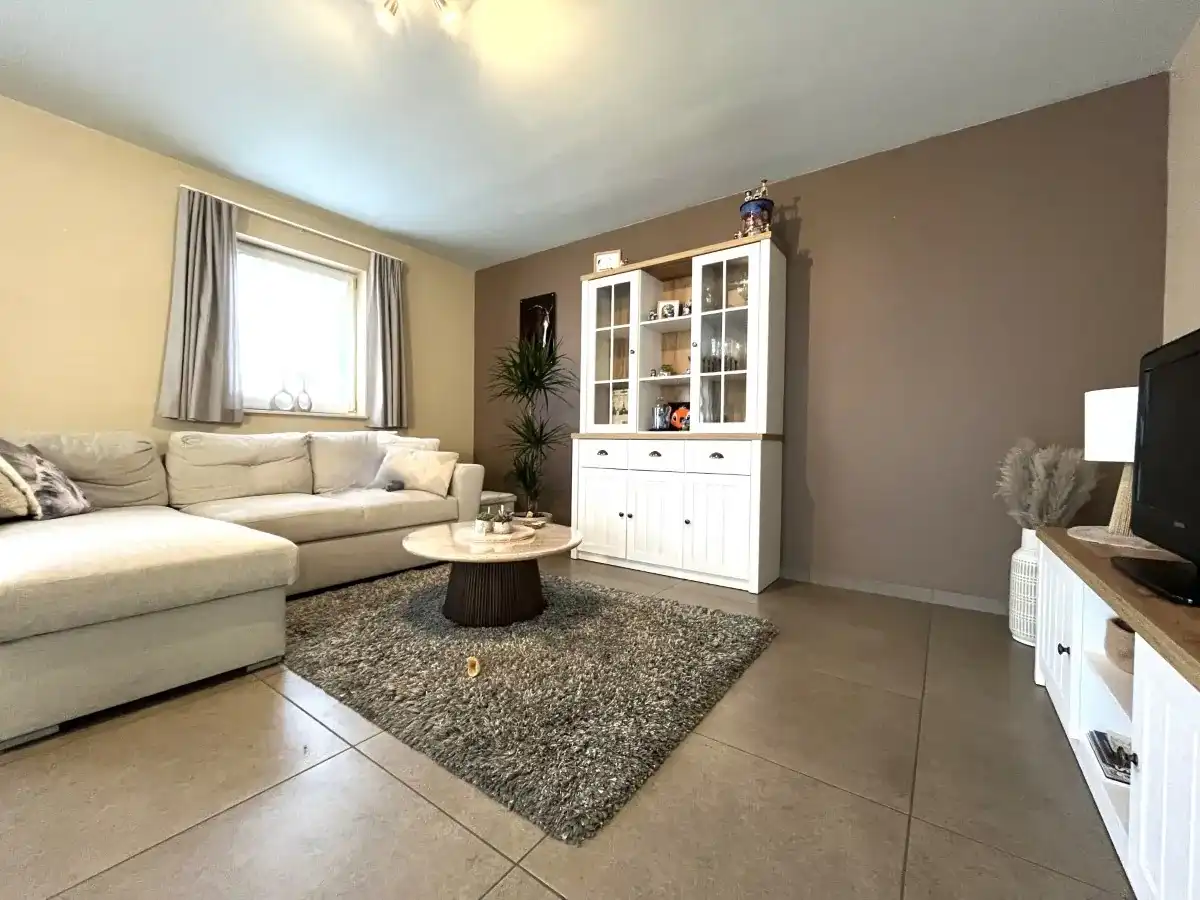 Beselare – Instapklaar gelijkvloers appartement met 2 slaapkamers en parkeerplaats foto 2