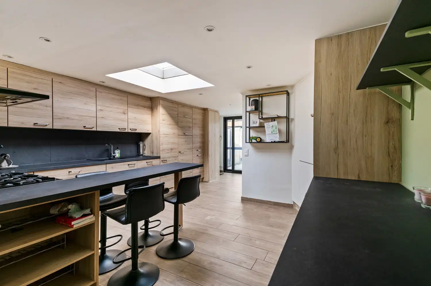 Gezellige gerenoveerde woning te Wommelgem! foto 8