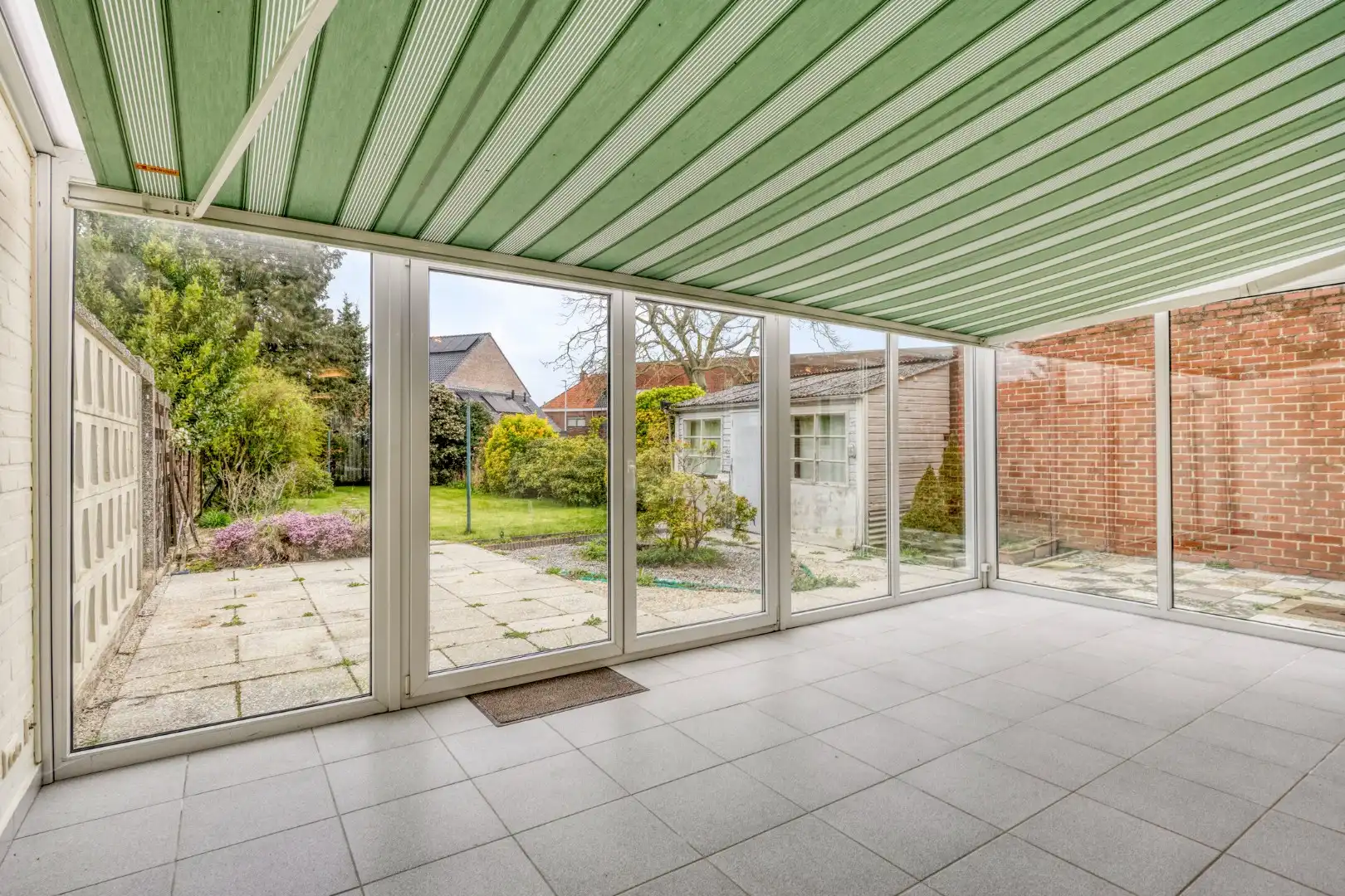 Te renoveren woning met 4 slaapkamers, garage en tuin op rustige ligging! foto 9