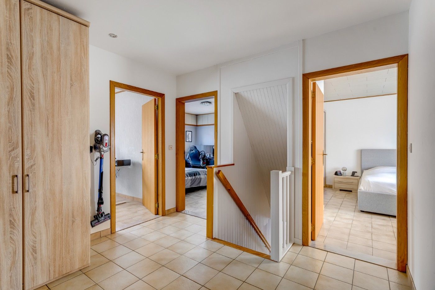 Gigantische, oerdegelijke woning met 4+ slpk., oprit, garage en west-tuin foto 15