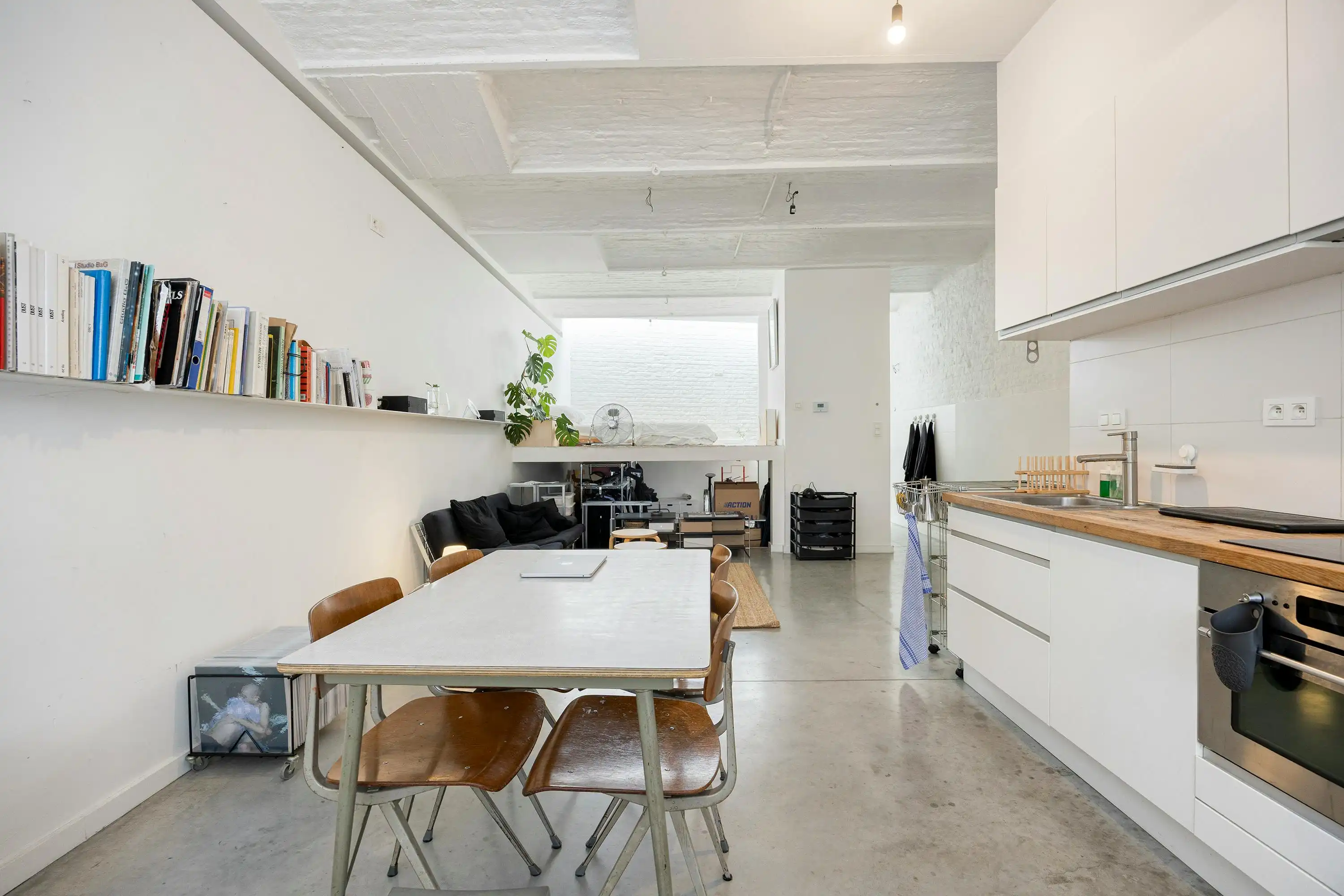 Stijlvolle studio van 78 m² met uitgesproken loftgevoel foto 3