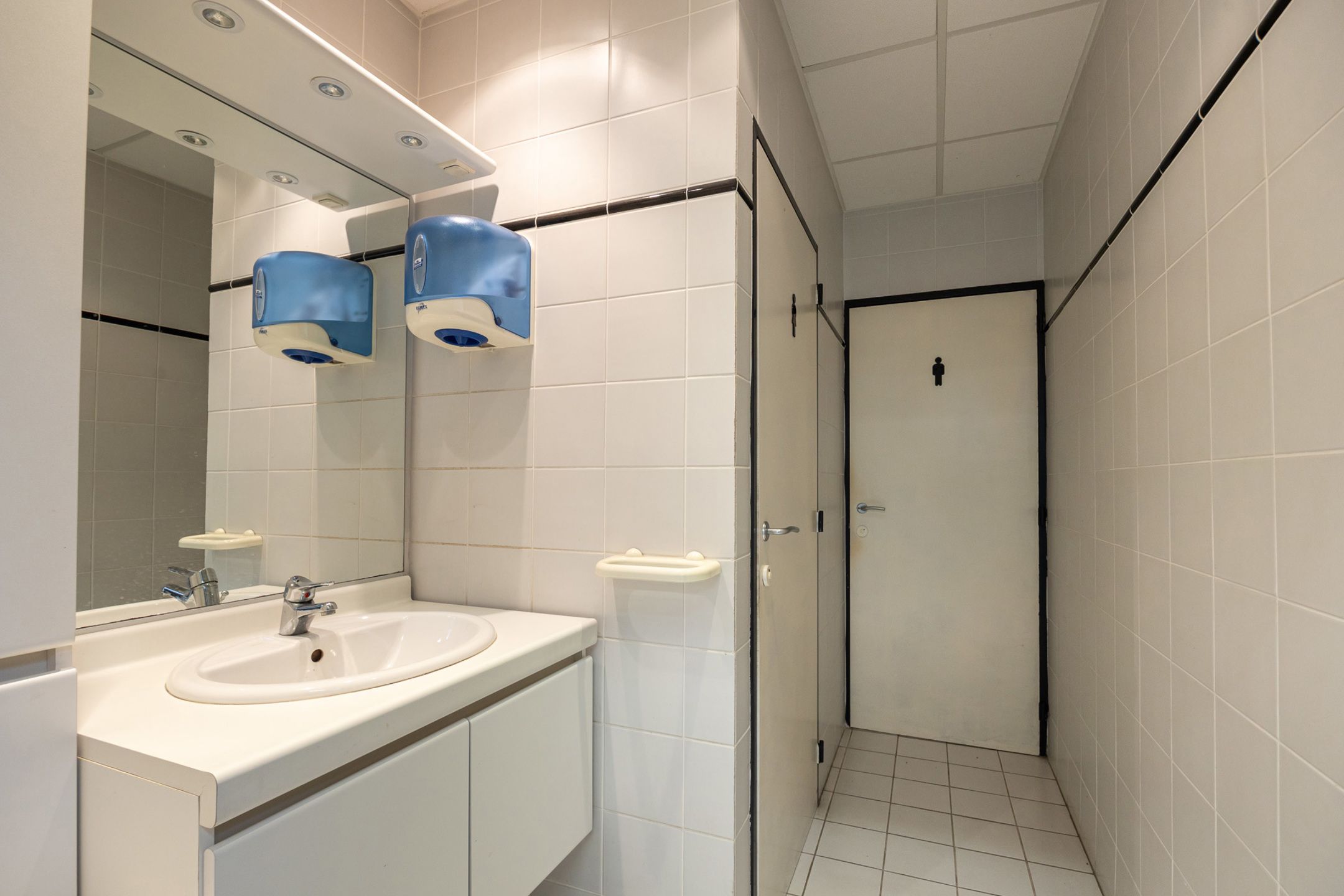 Moderne HOB met 4 slpks + kantoren en magazijnruimte  foto 51