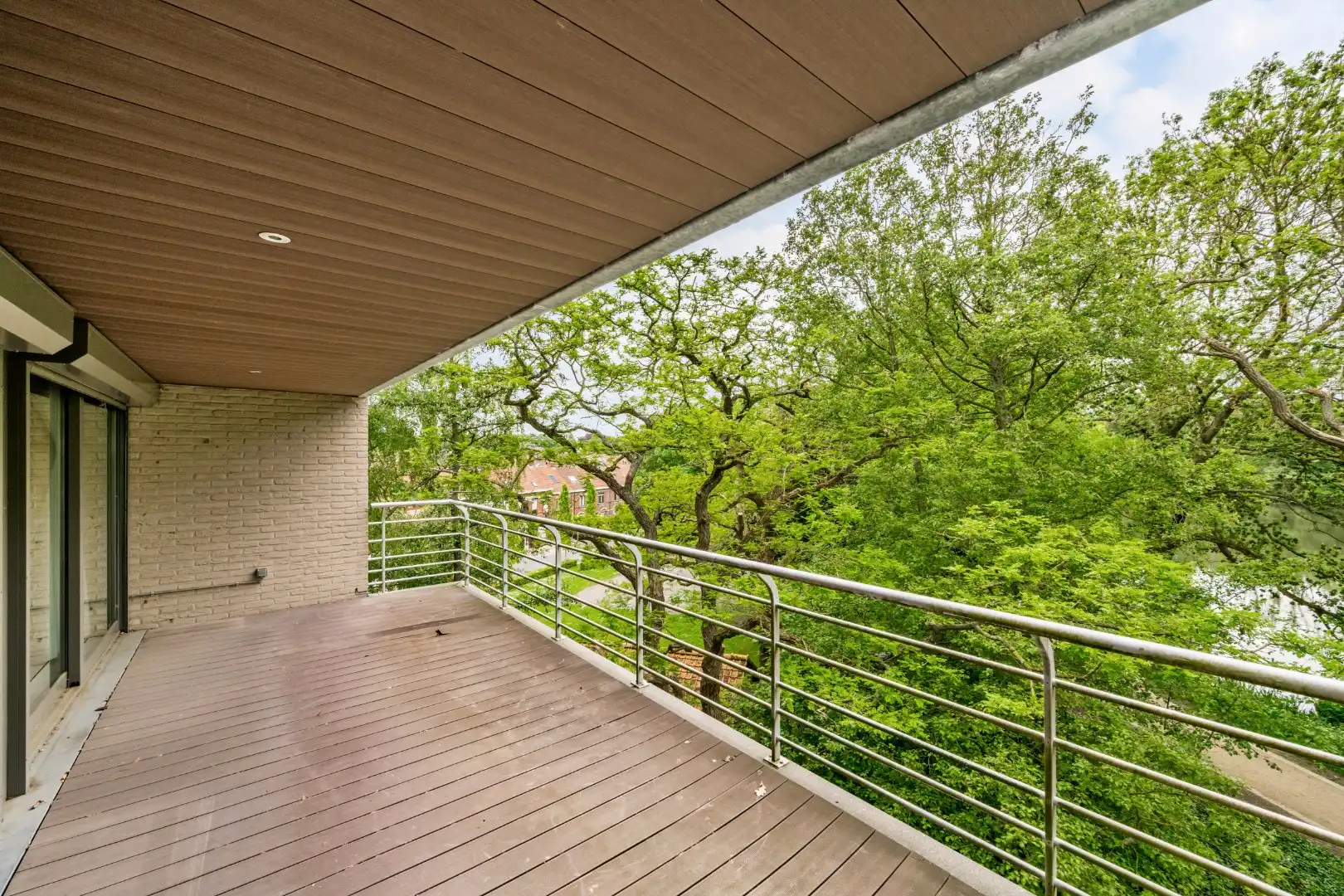 Appartement met berging, terras met prachtig uitzicht in Ieper foto 3