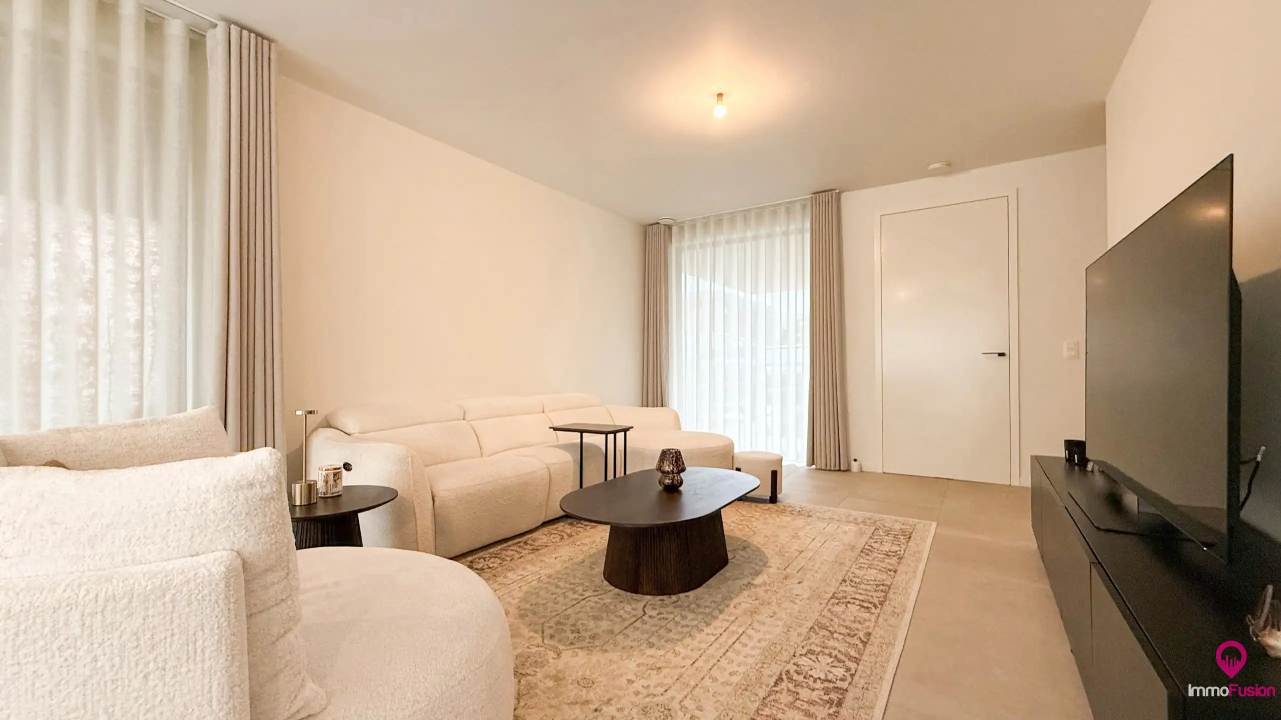 Stijlvolle nieuwbouwwoning met diepe tuin + vloerverwarming! foto 5