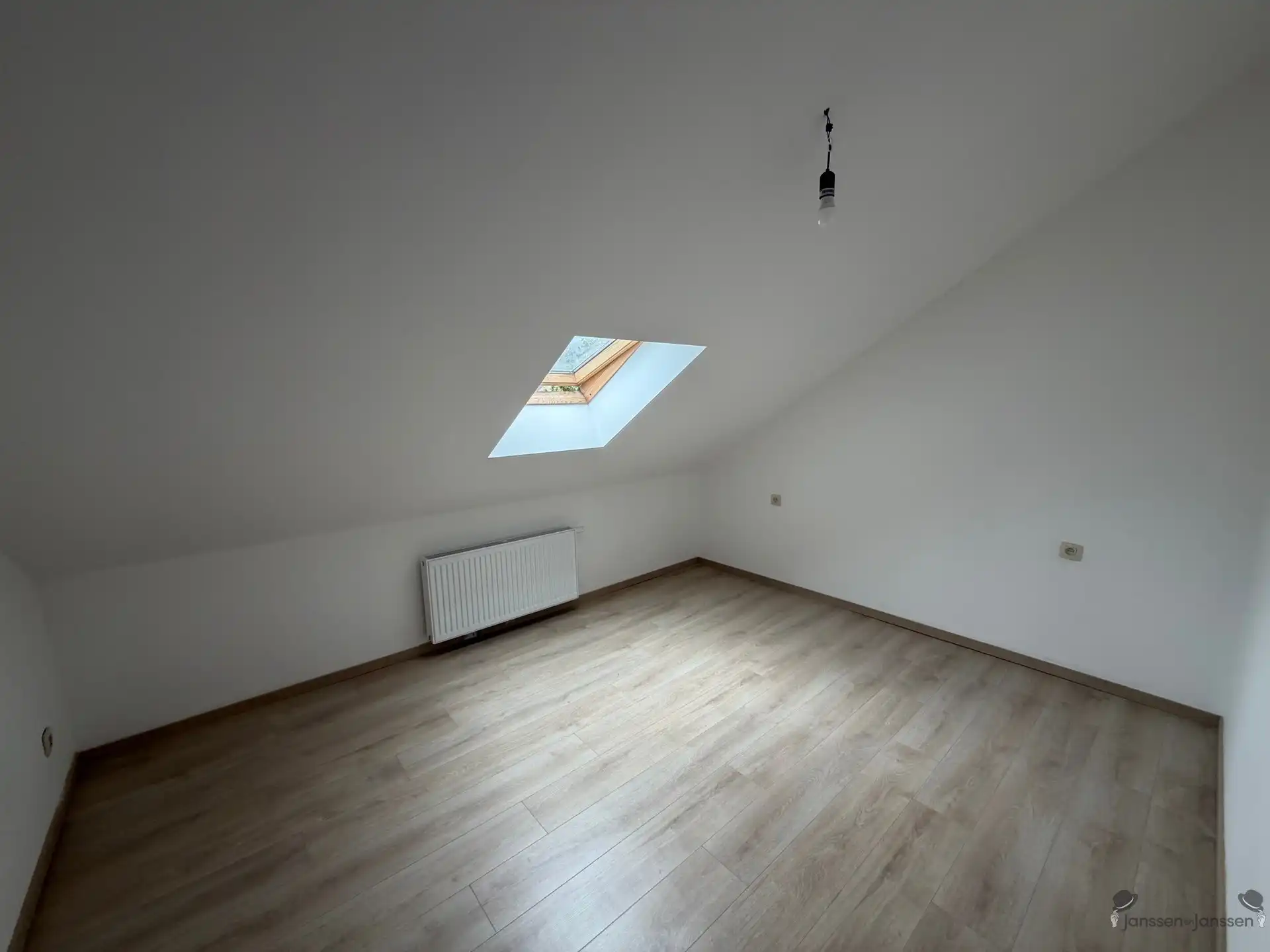 gerenoveerde woning met tuin foto 8