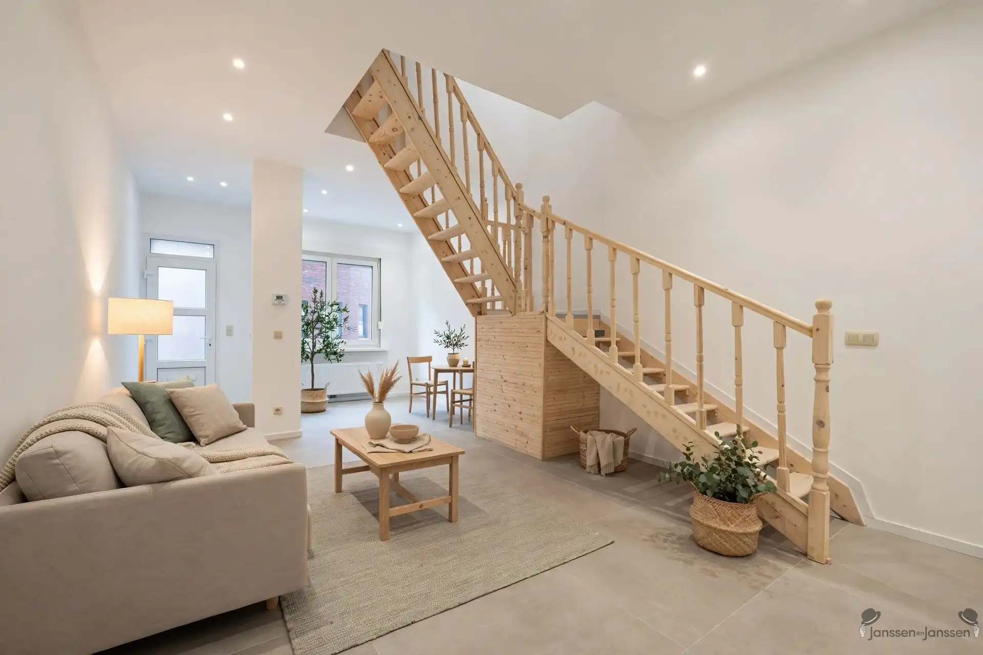 gerenoveerde woning met tuin foto 8