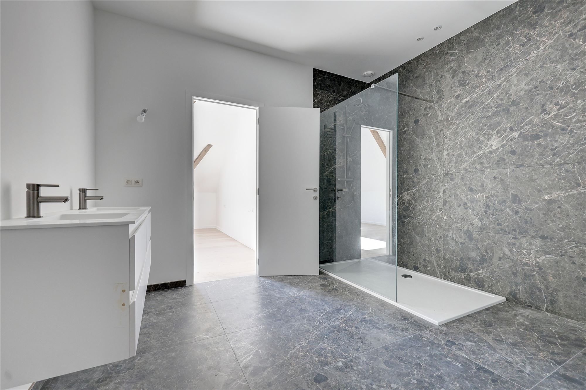 Prachtig gerenoveerd huis in binnengebied in centrum Kontich foto 13