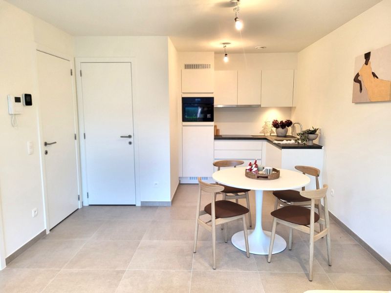 Modern 1 slaapkamer nieuwbouwappartement met prachtig duinenzicht foto 2