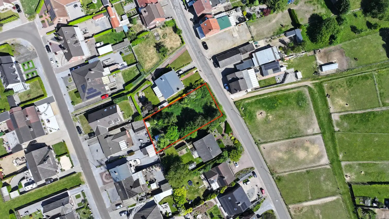 Bouwkavel 09a 57ca bestemd voor open bebouwing met prachtig uitzicht over de paardenweides, rustig gelegen te Lanaken-Gellik foto 5