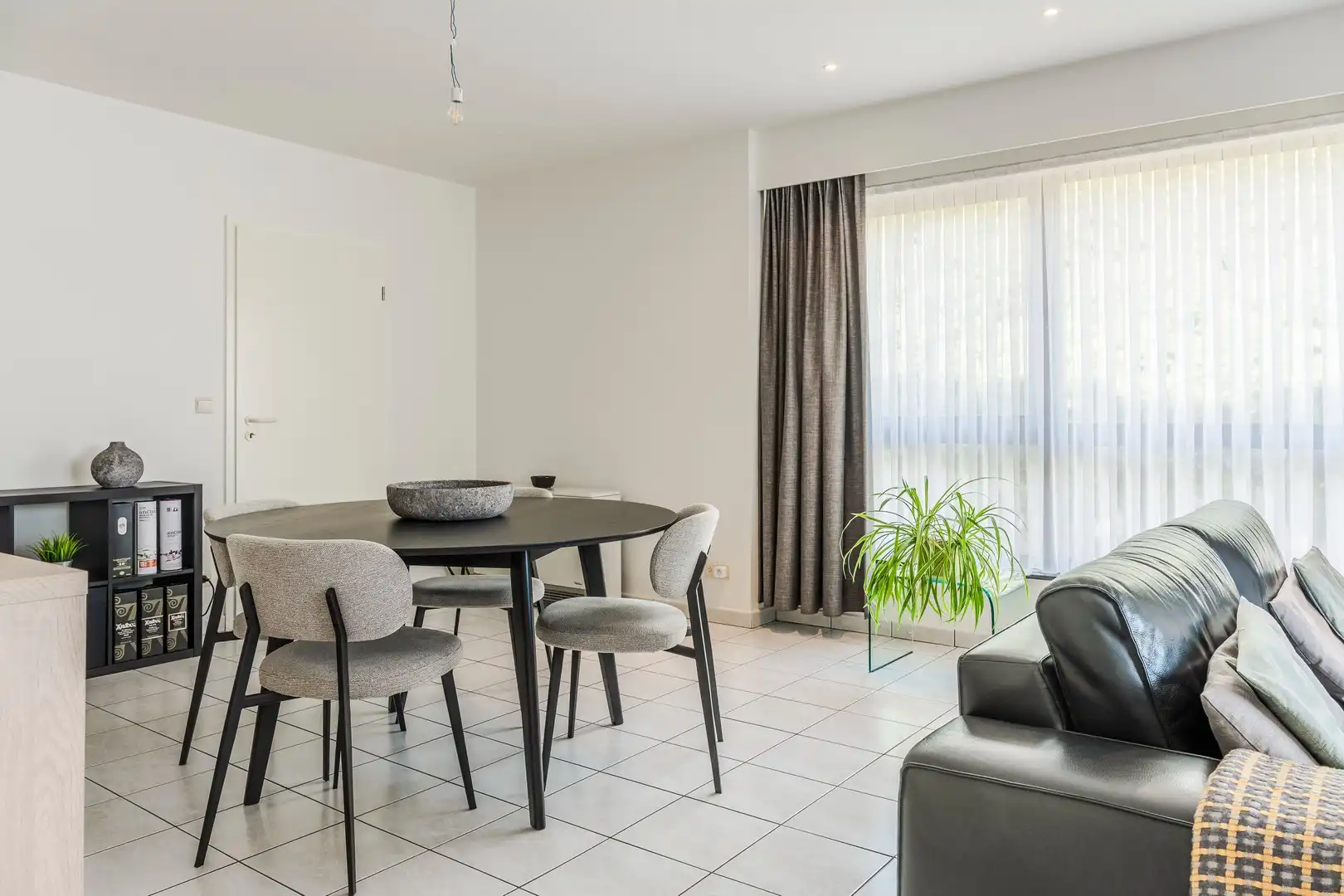 Centraal en rustig gelegen appartement met garage foto 6