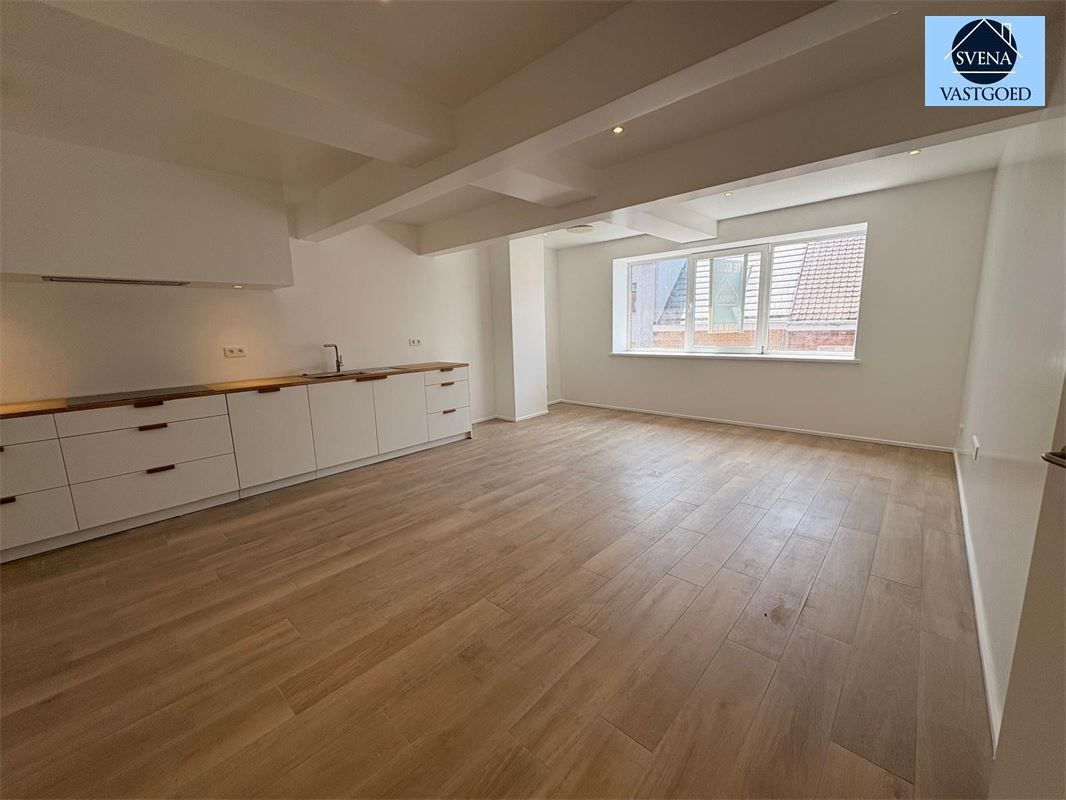 GERENOVEERD APPARTEMENT MET 2 SLAAPKAMERS foto 2