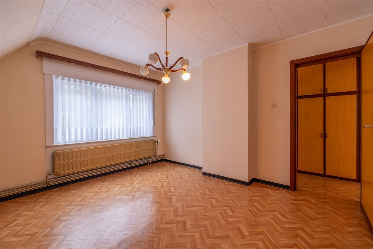 Temidden van agrarisch gebied, grenzend aan bos foto 49