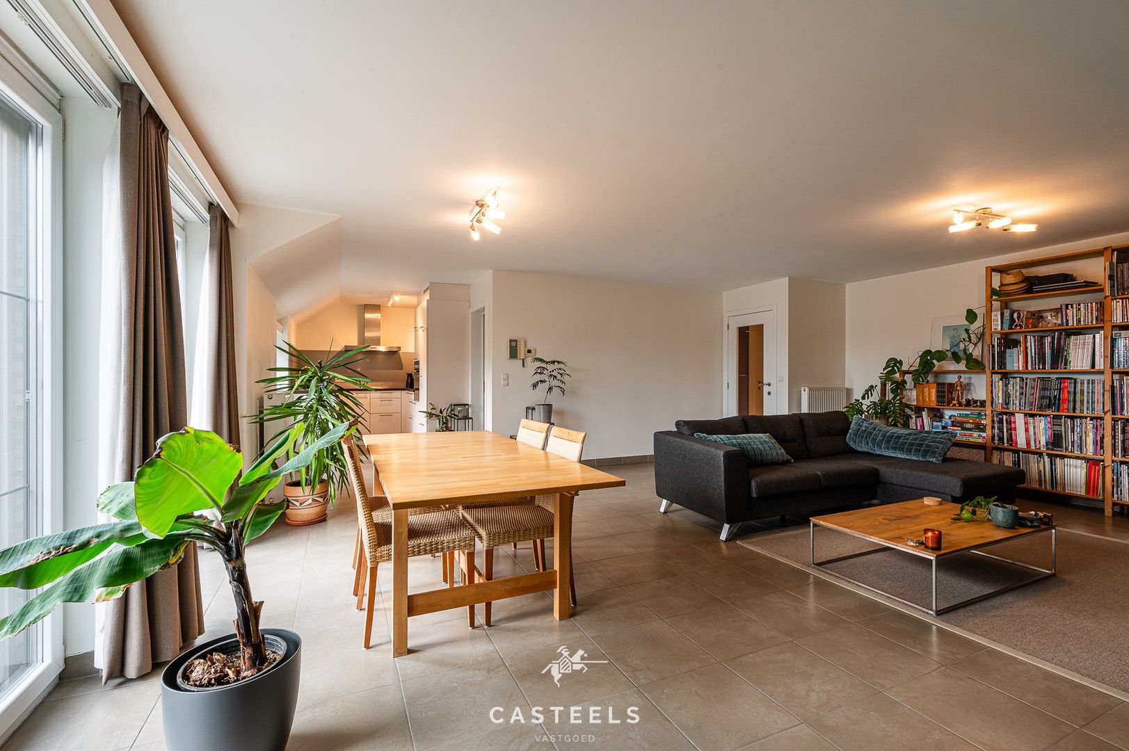 Lichtrijk en instapklaar appartement met garage te koop foto 8