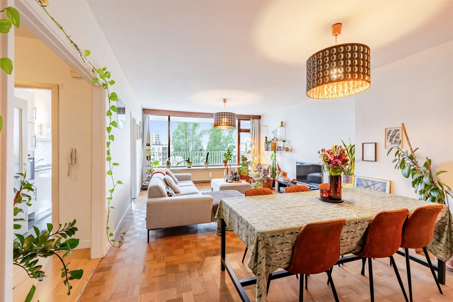 Fantastisch instapklaar appartement met 2 slaapkamers foto {{pictureIndex}}