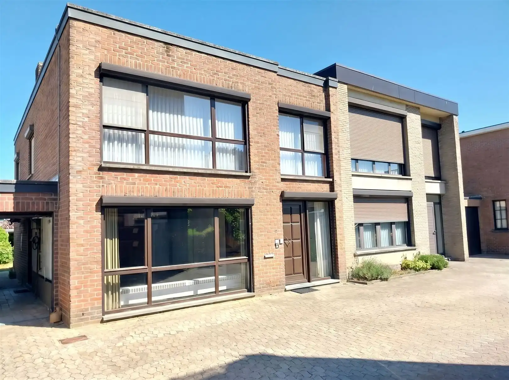 TE HUUR: Gesloten bebouwing met 3 slaapkamers in Aarschot! foto {{pictureIndex}}