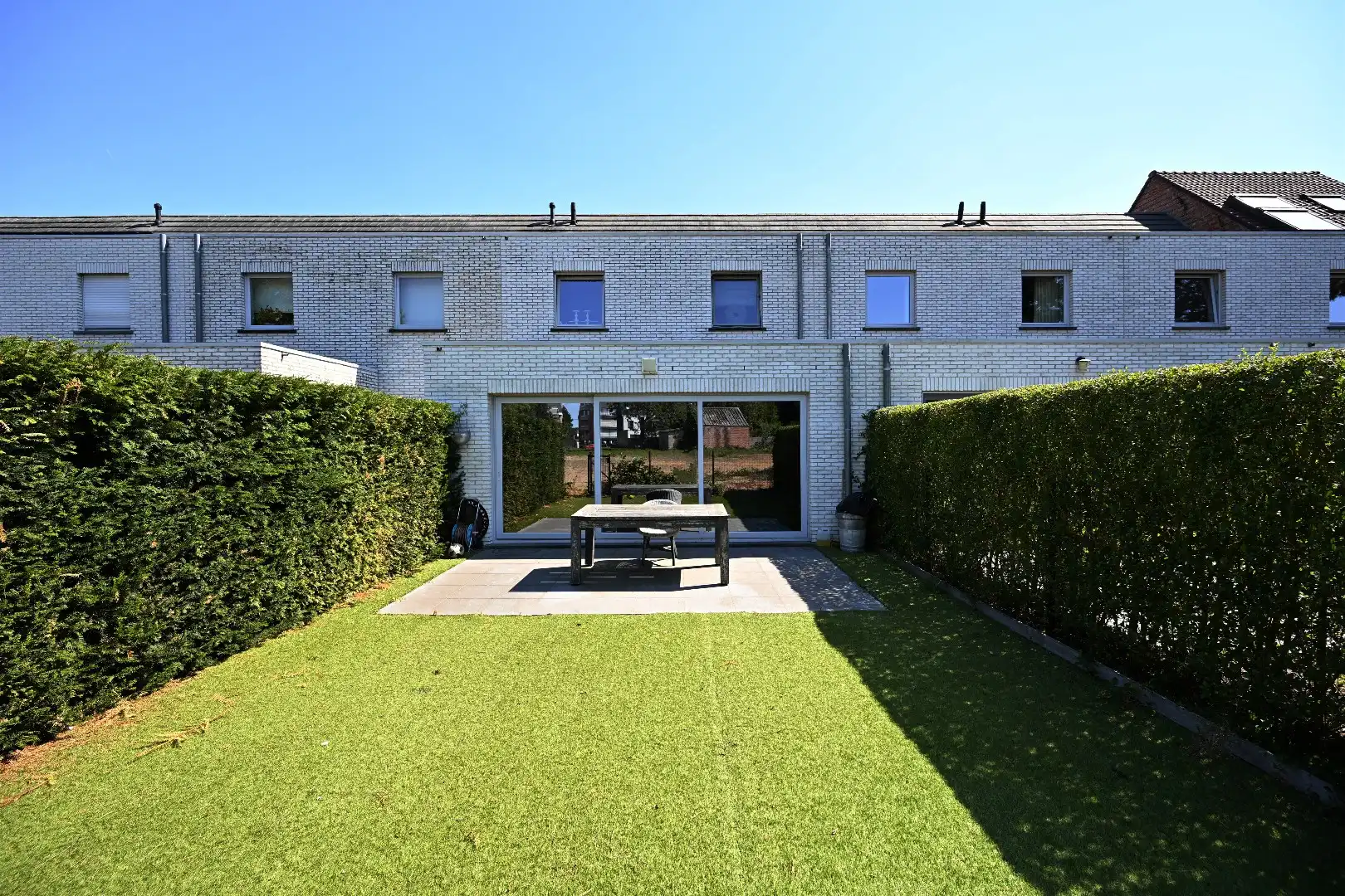 Moderne recente woning met 4 slpks, garage en tuintje nabij centrum Maldegem foto 3