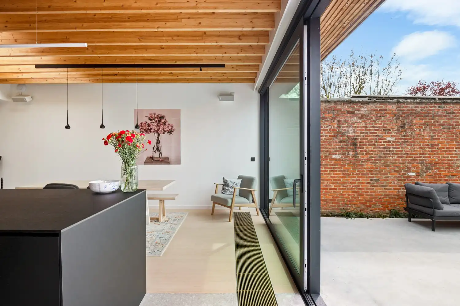 Instapklare woning met magazijn, 4 slaapkamers en 2 badkamers te Ranst! foto 18