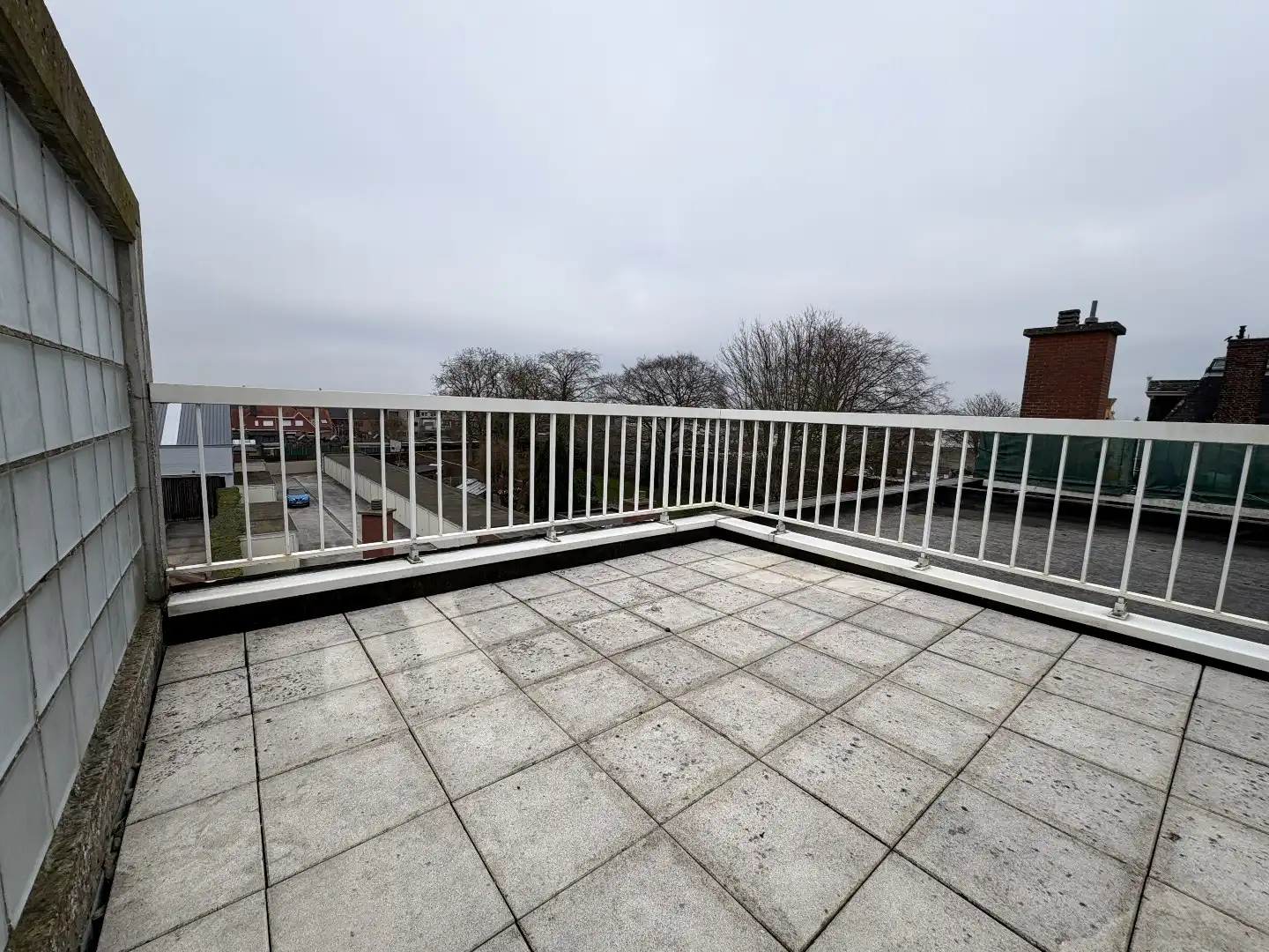 Ruime studio met groot terras en garagebox!  foto 9