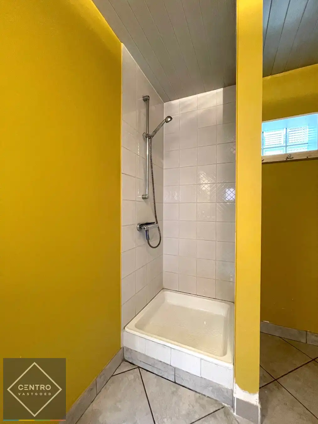 Centraal gelegen woning met 3 slpks, terras én garage! foto 11