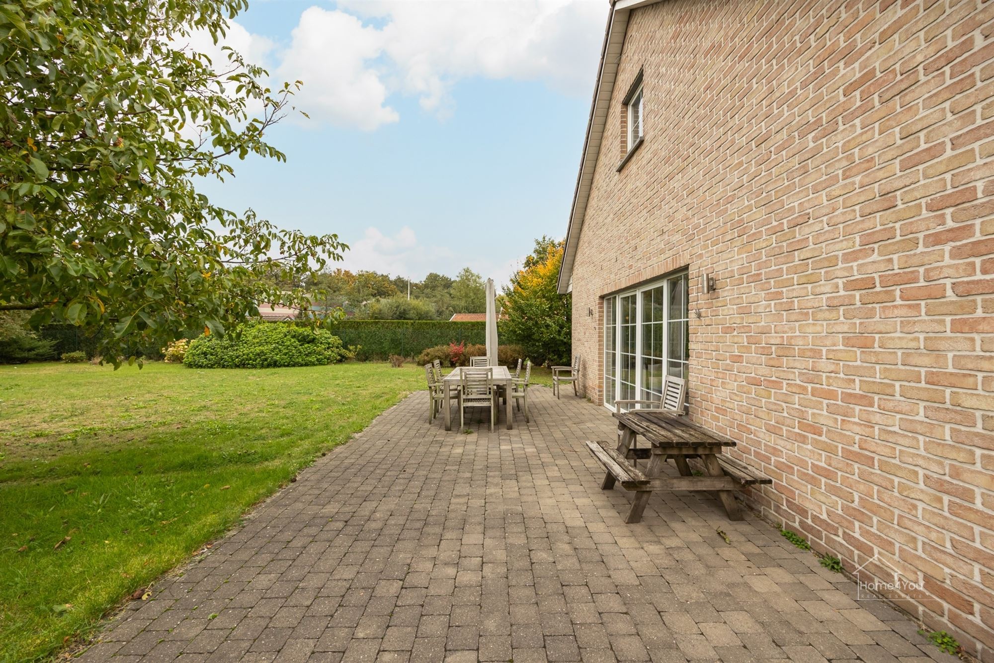 Vrijstaande woning op ruim perceel foto 24