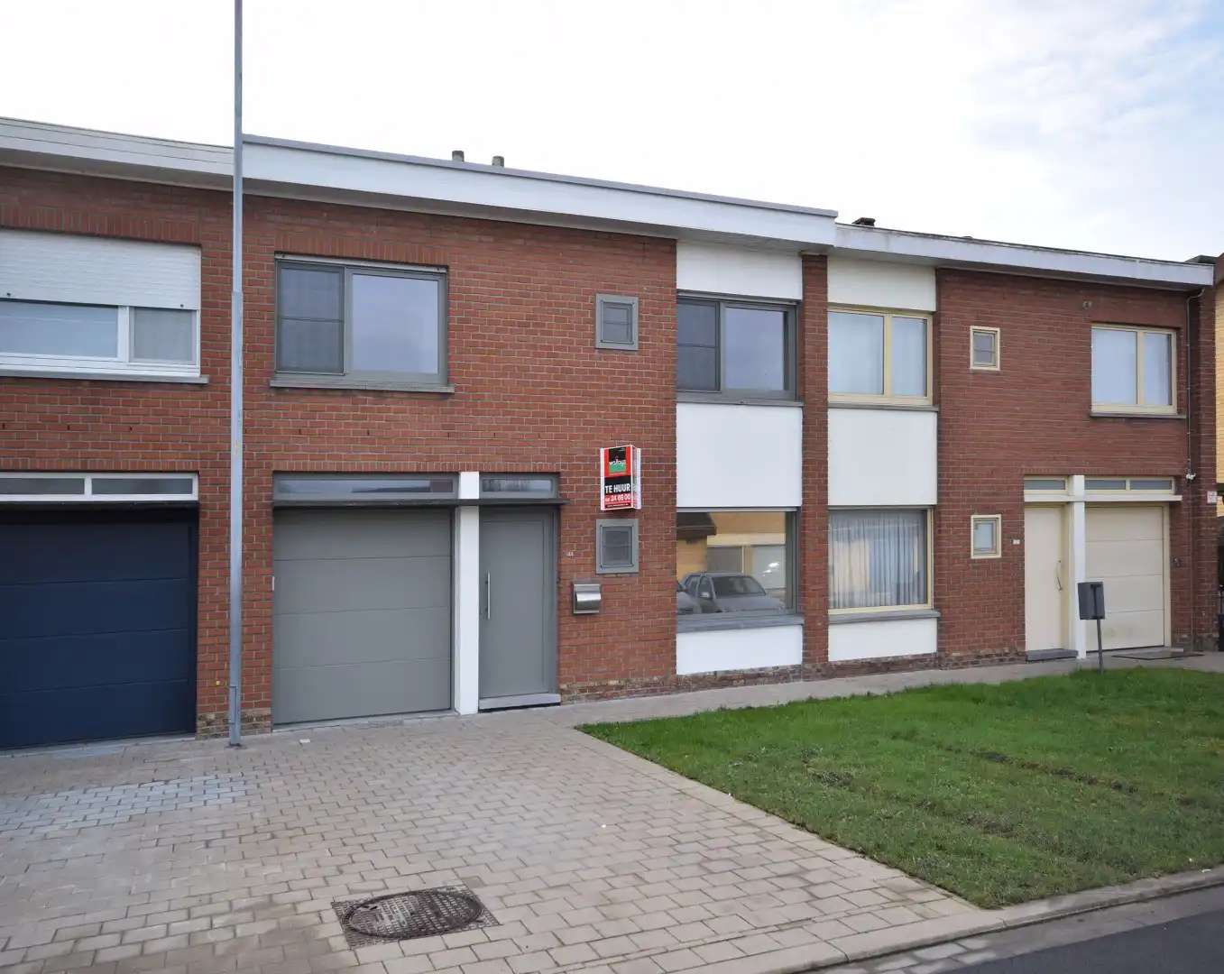 Ruime rijwoning met tuin foto {{pictureIndex}}