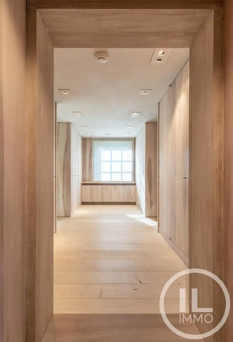 Schitterend domein van 7,7 ha met prachtige villa, zwembad, guesthouse, ruime schuur en uitgebreide paardenfaciliteiten. foto 16