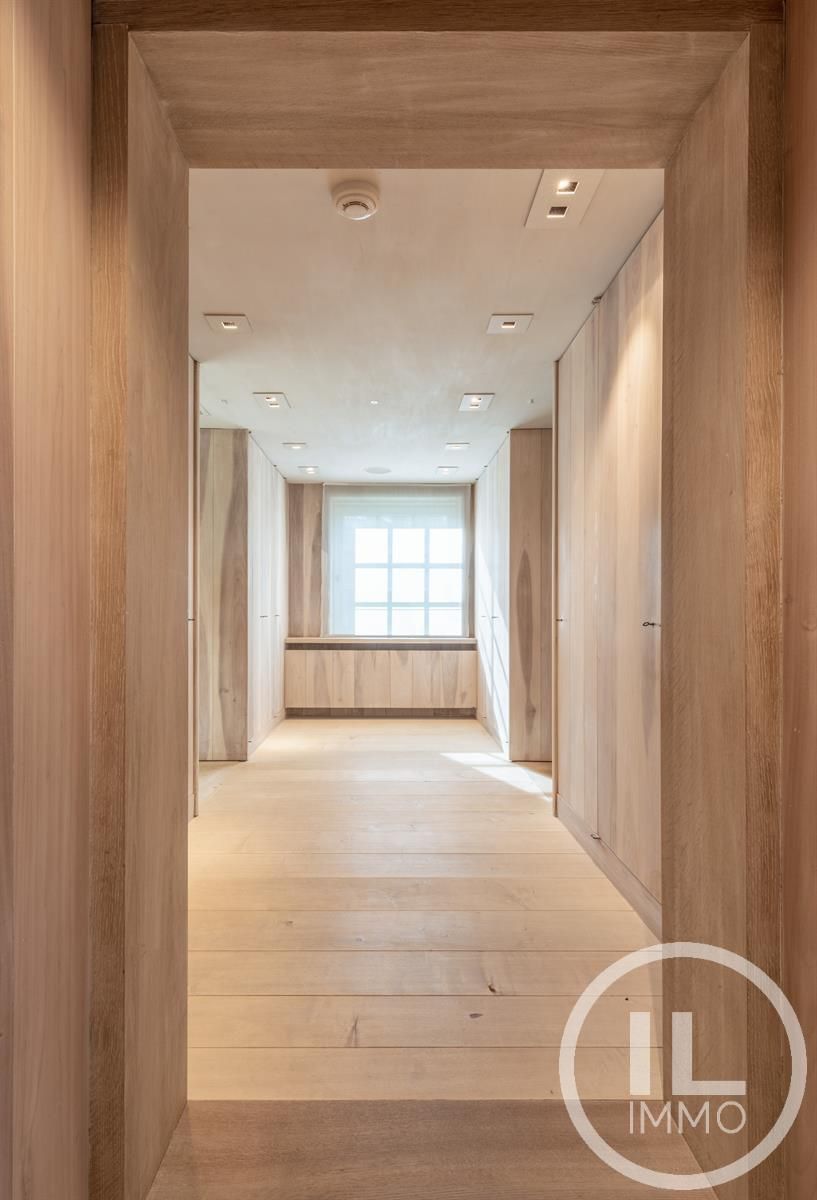 Schitterend domein van 7,7 ha met prachtige villa, zwembad, guesthouse, ruime schuur en uitgebreide paardenfaciliteiten. foto 16