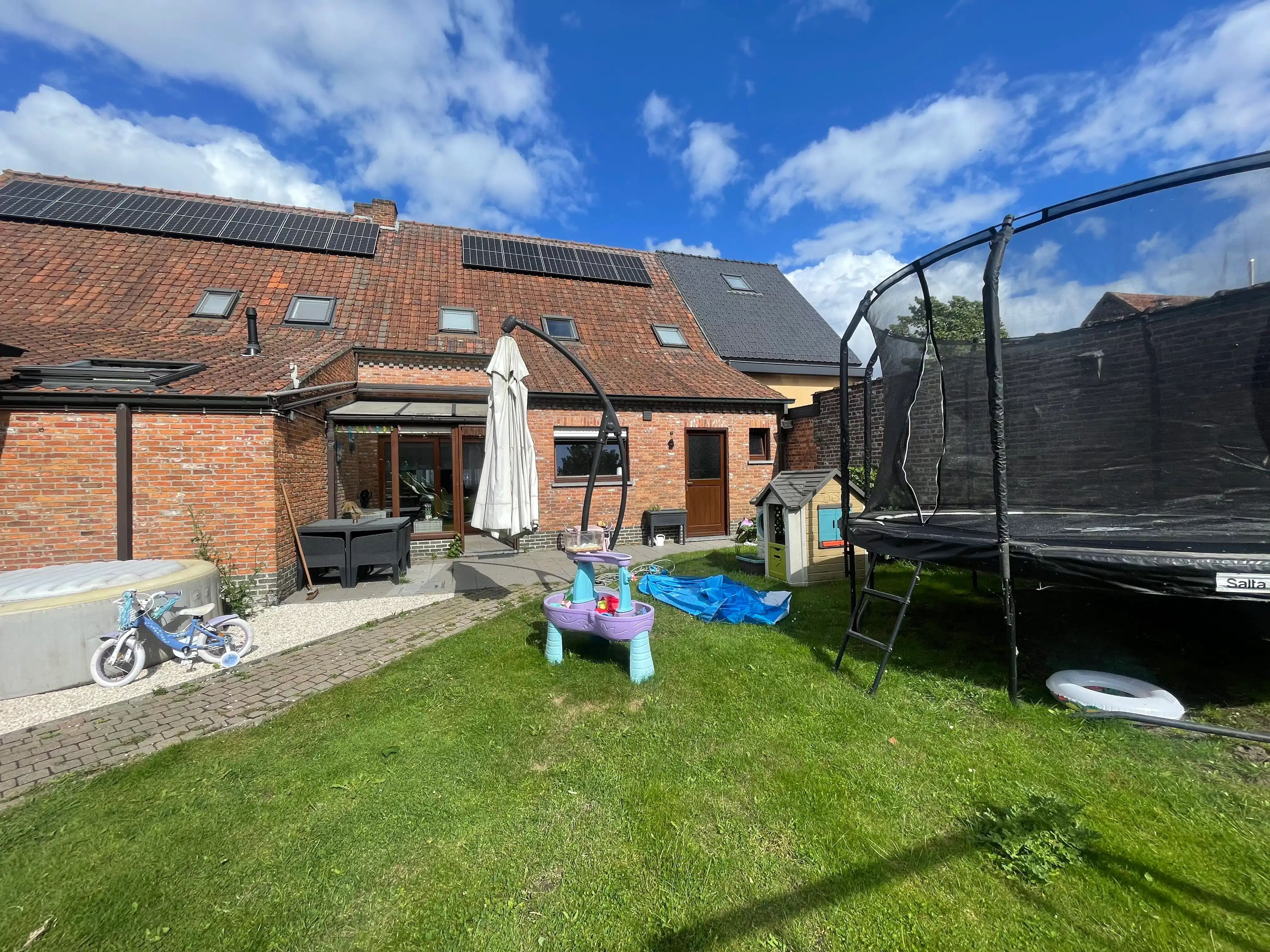 Aangename rijwoning met 3 slpk, nette tuin en 2 garages. foto 11