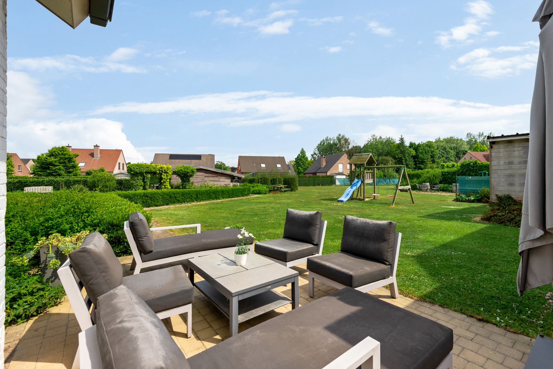 Instapklare villa/bungalow met aansluitend kantoorruimte/handelsgelijkvloers op ruim perceel! foto 5