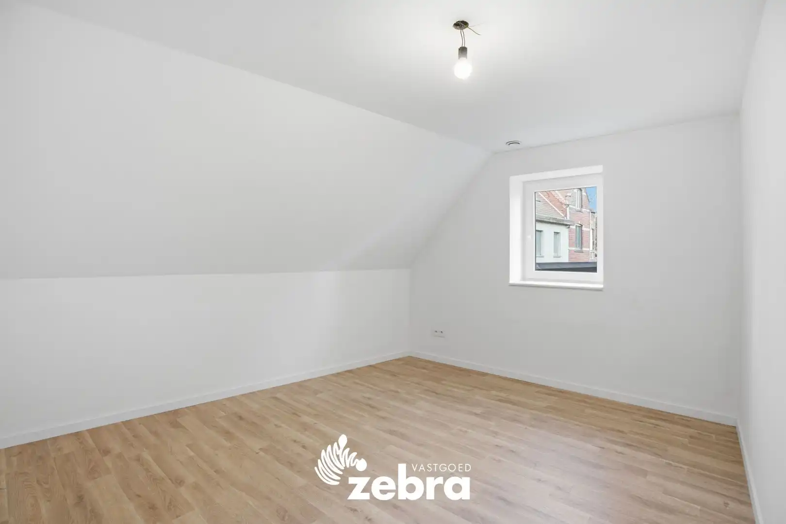 Volledig vernieuwd halfopen bebouwing in hartje Rumbeke! foto 10