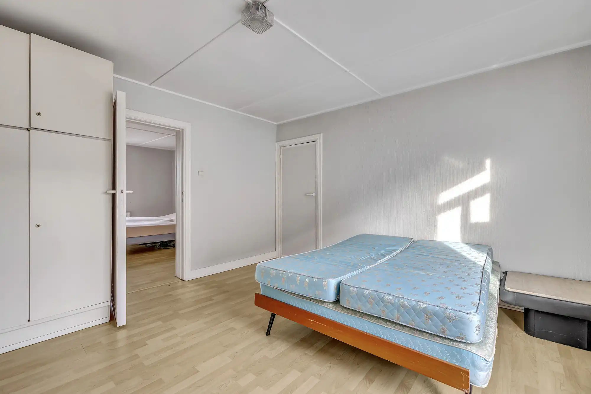 Te renoveren woning met veel potentieel nabij centrum foto 19