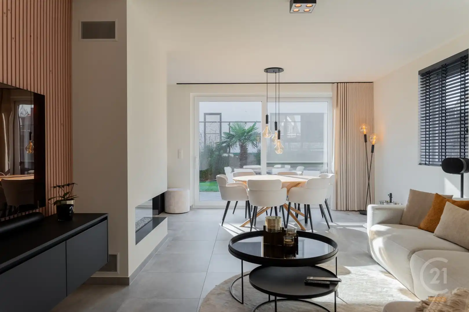 Moderne Woning met 4 Slaapkamers en Inpandige Garage in Lombardsijde foto 5