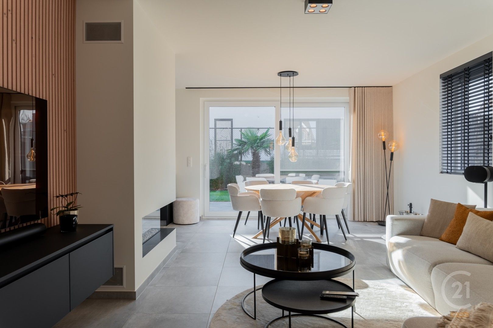 Moderne Woning met 4 Slaapkamers en Inpandige Garage in Lombardsijde foto 10