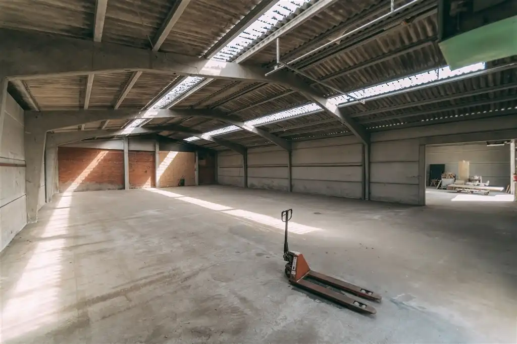 Magazijn met woning en uitbreidingsmogelijkheden foto 5