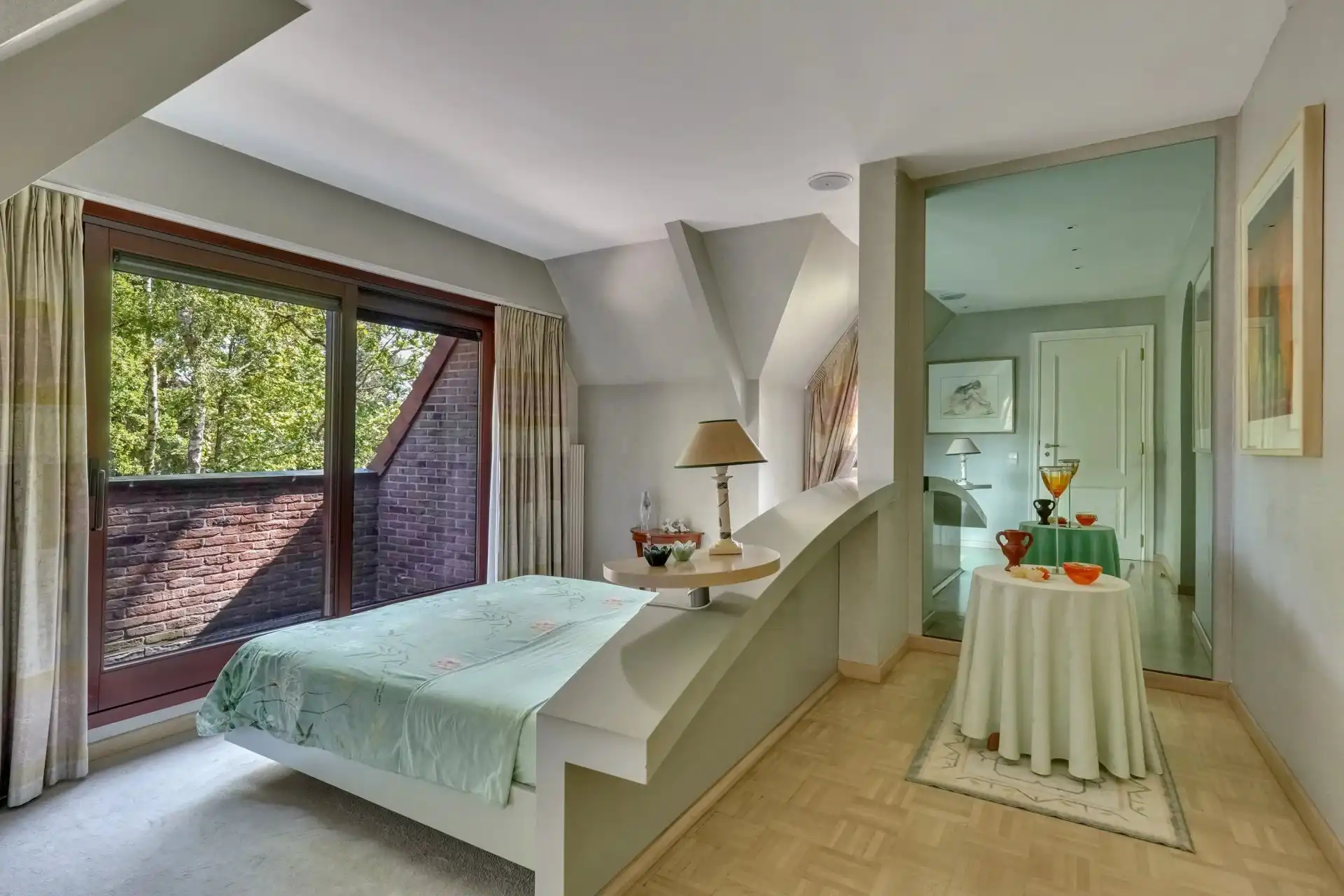 Exclusieve Residentiële Villa met Tijdloze Elegantie en Uitzonderlijk Wooncomfort foto 7