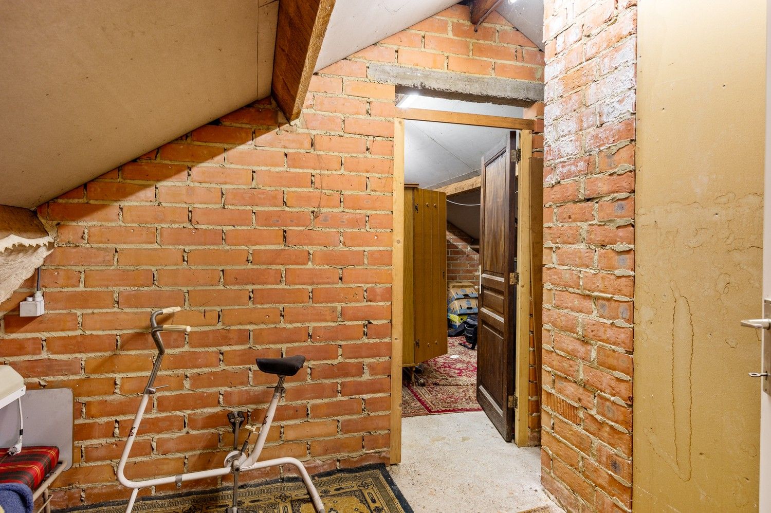 Deze woning is gelegen in een rustige omgeving en beschikt over bijzonder veel potentieel te Lier foto 22