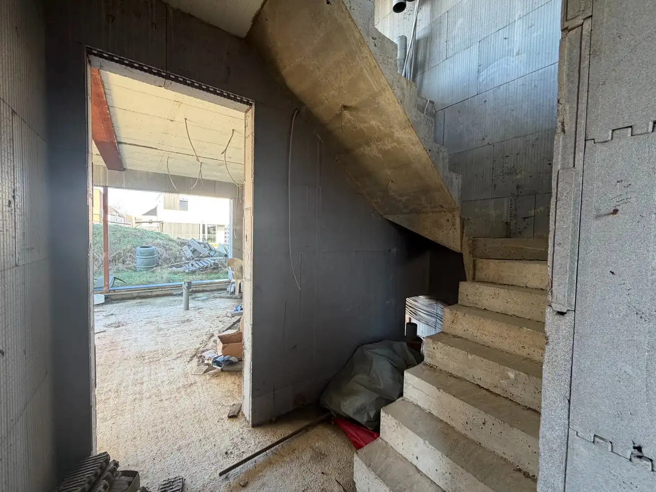 Woning in ruwbouwfase foto 5