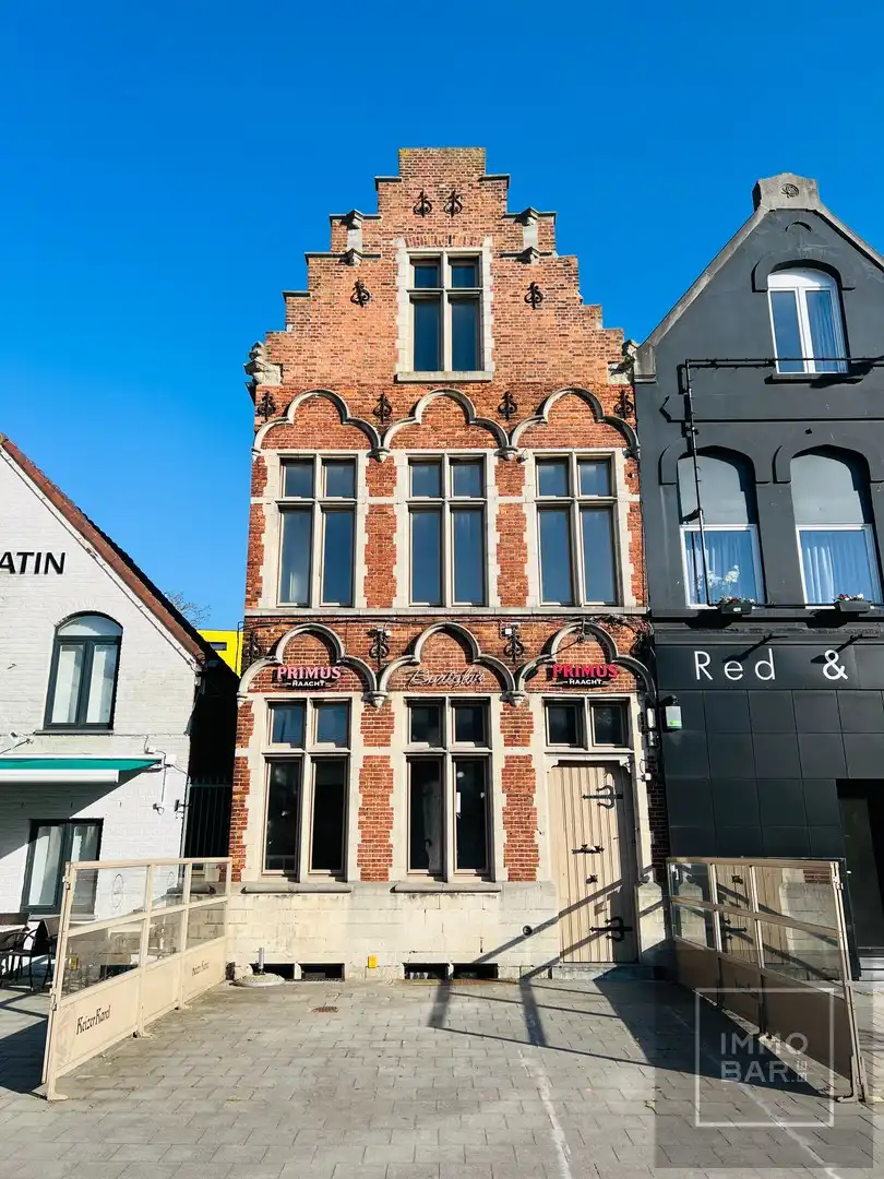 Authentiek handelspand met appartement. foto 3