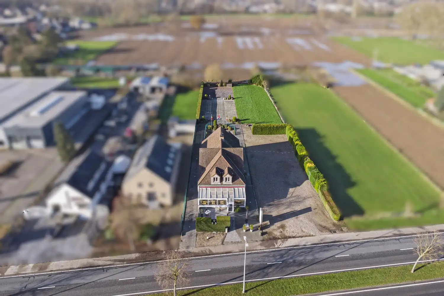 Handelspand met woonst op een ruim perceel van circa 37a 97 ca (mogelijks ook interessant als projectgrond) foto 32