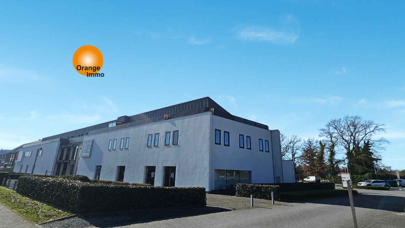 Modern dakappartement met zonnig terras en garage gelegen in Maasmechelen.  foto {{pictureIndex}}