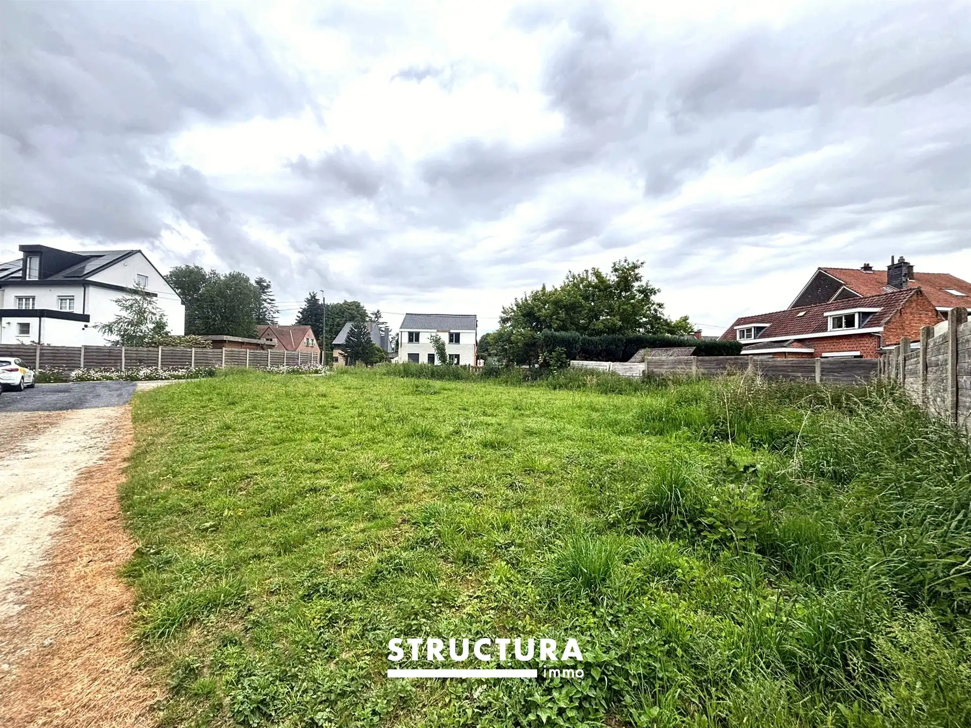 Bouwgrond voor halfopen bebouwing op absolute voorkeursligging te Mollem! foto {{pictureIndex}}