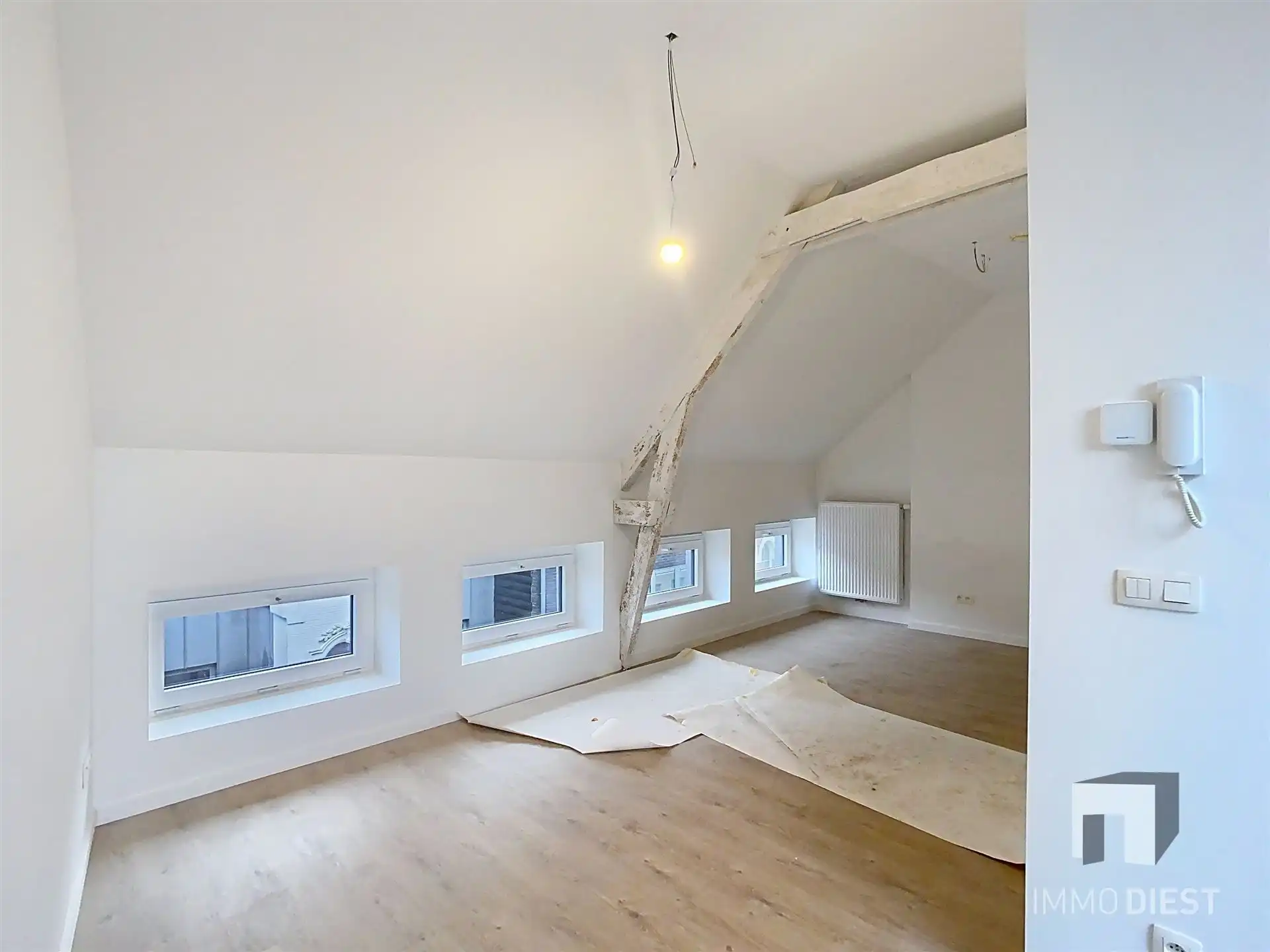 Knap appartement met terras en 1 slpk - centrum Diest - veel lichtinval foto 4