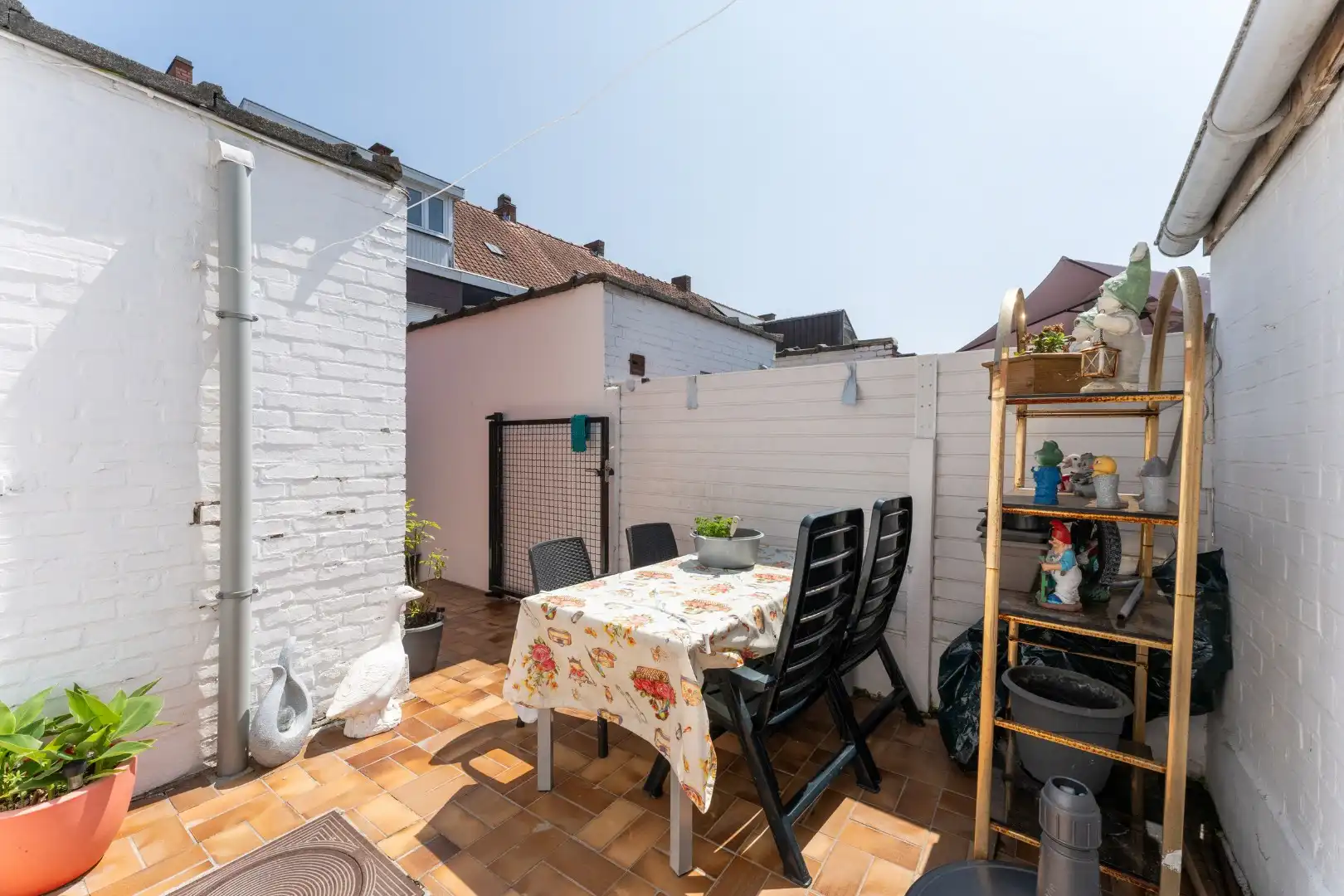 Centrale rijwoning met drie slaapkamers en terras in hartje Roeselare foto 17