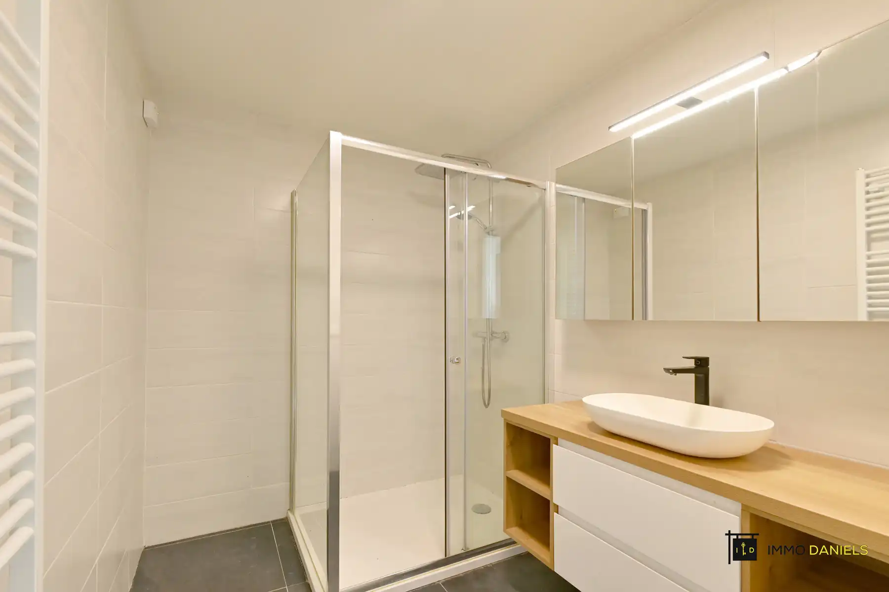 Gunstig gelegen handelspand met instapklare woonst (3slks.) foto 22