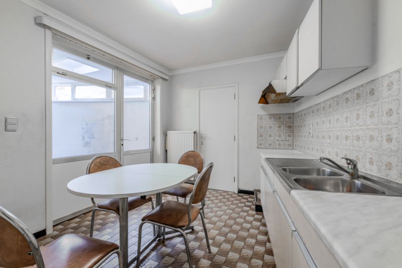 Woning aan de stadsrand foto 5
