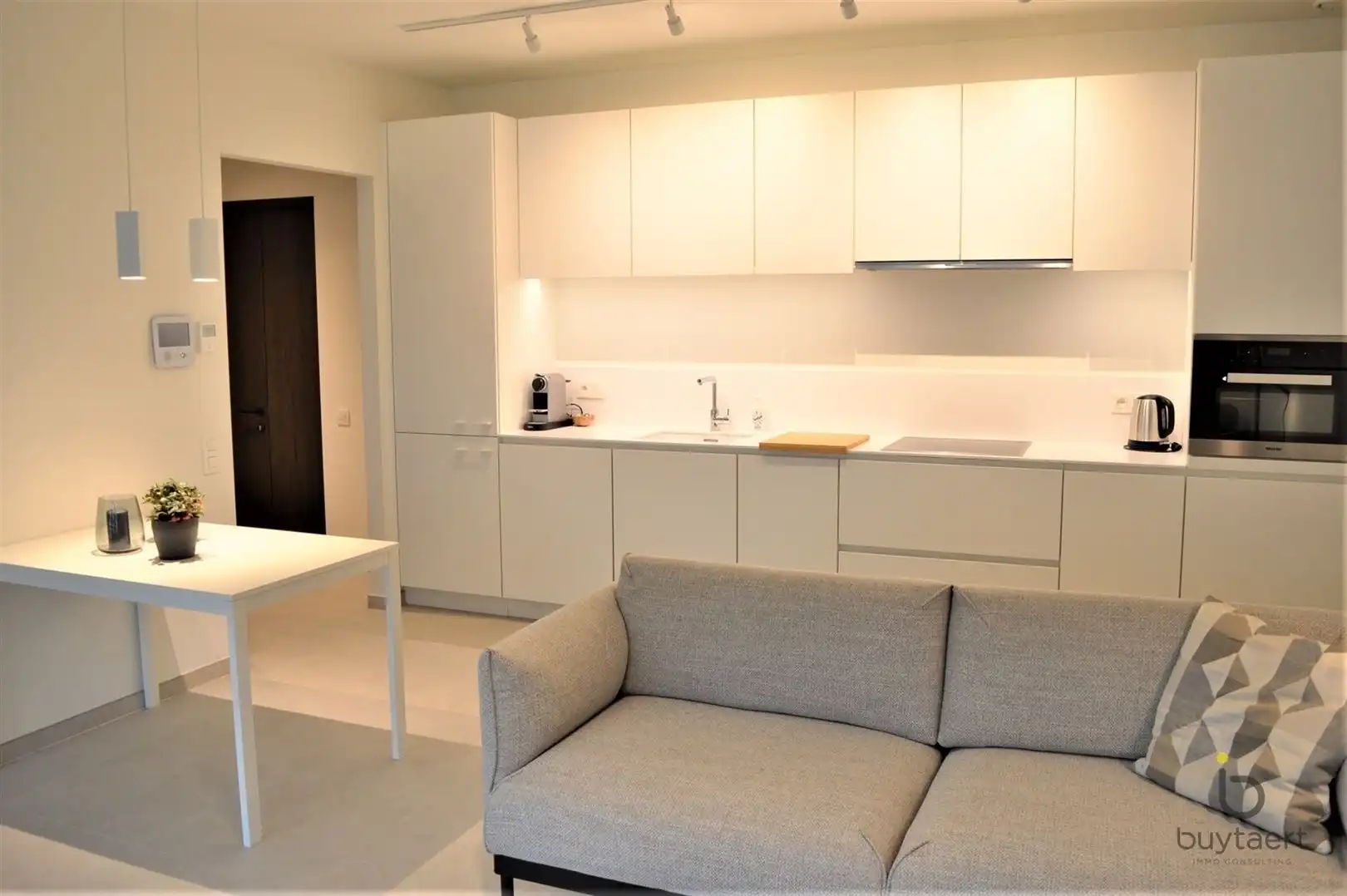 Nieuw gemuebelde assistentiewoning met veel comfort op het Nieuwe Zuid! foto 3