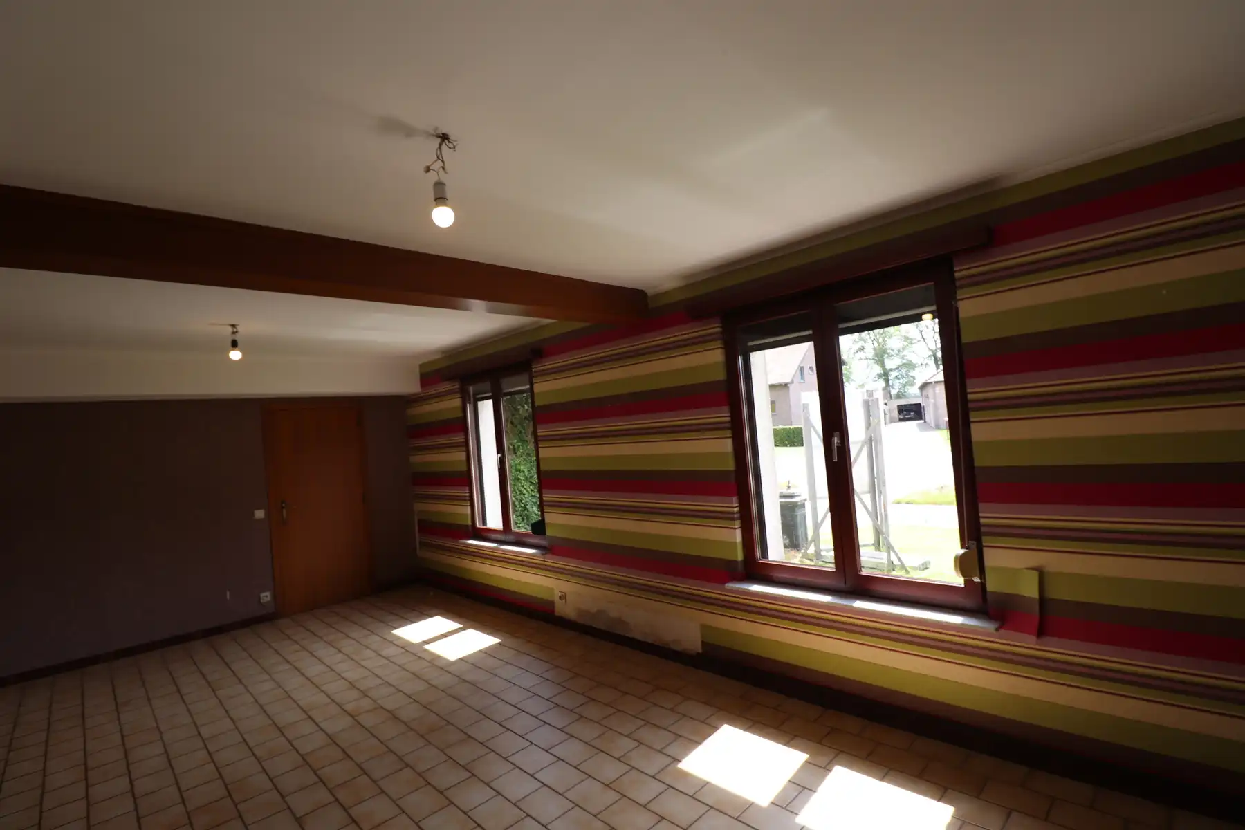 Woning met 4 slaapkamers, terras met tuin en garage. foto 4