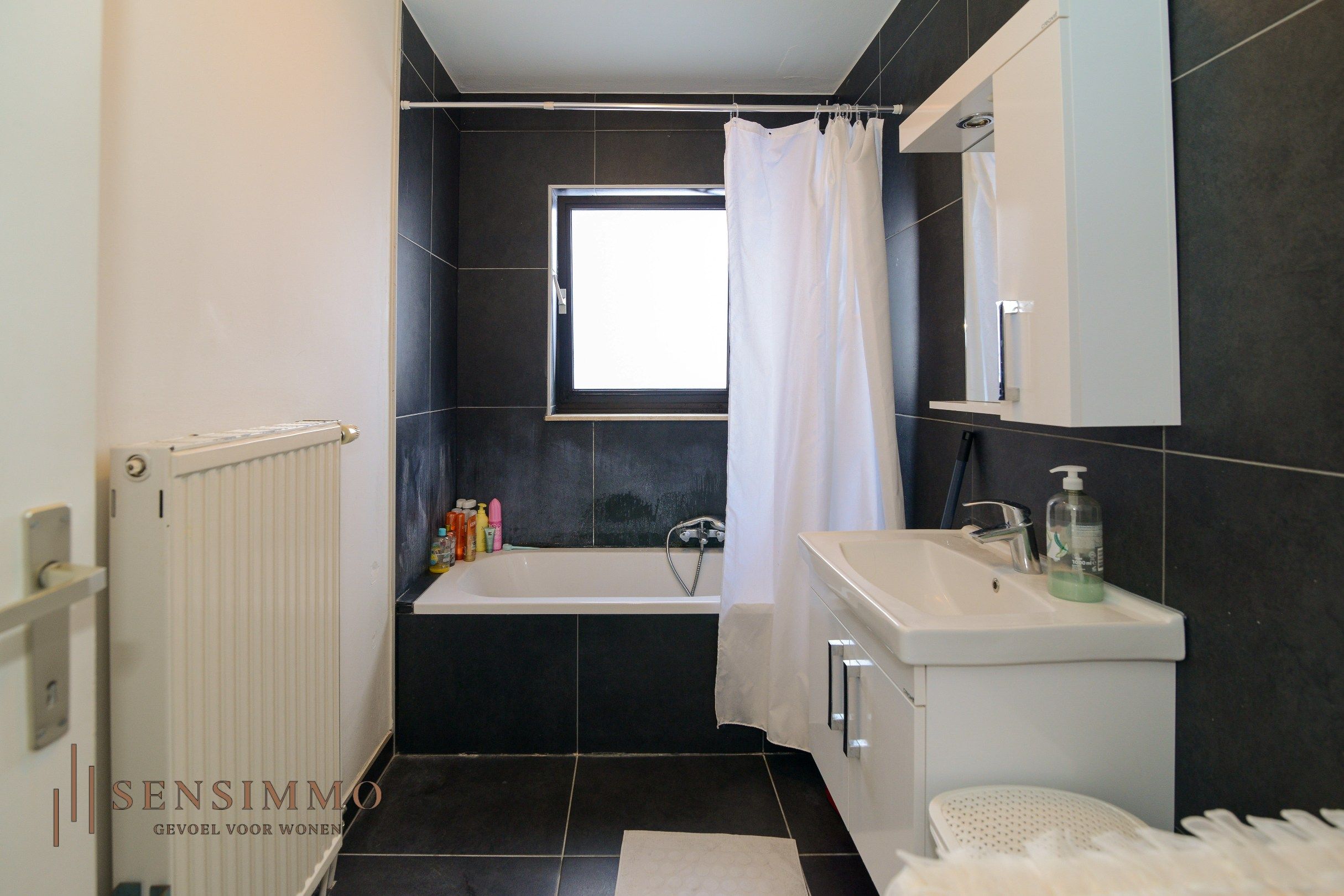 Opbrengsteigendom: Building met 8 appartementen en 2 handelspanden foto 11