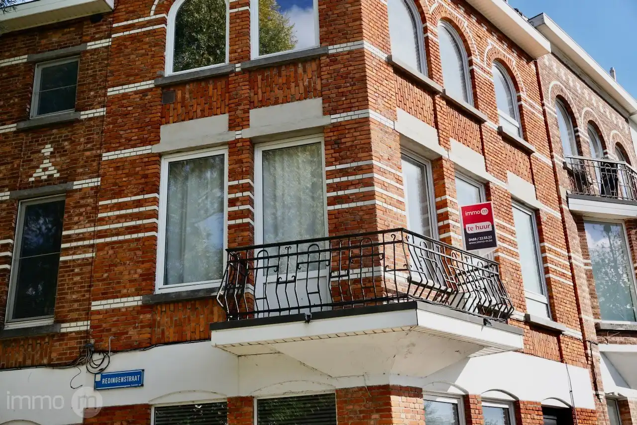Gemeubelde studio 32m2 met aparte slaapkamer en open uitzicht – Tervuursevest Leuven foto 19