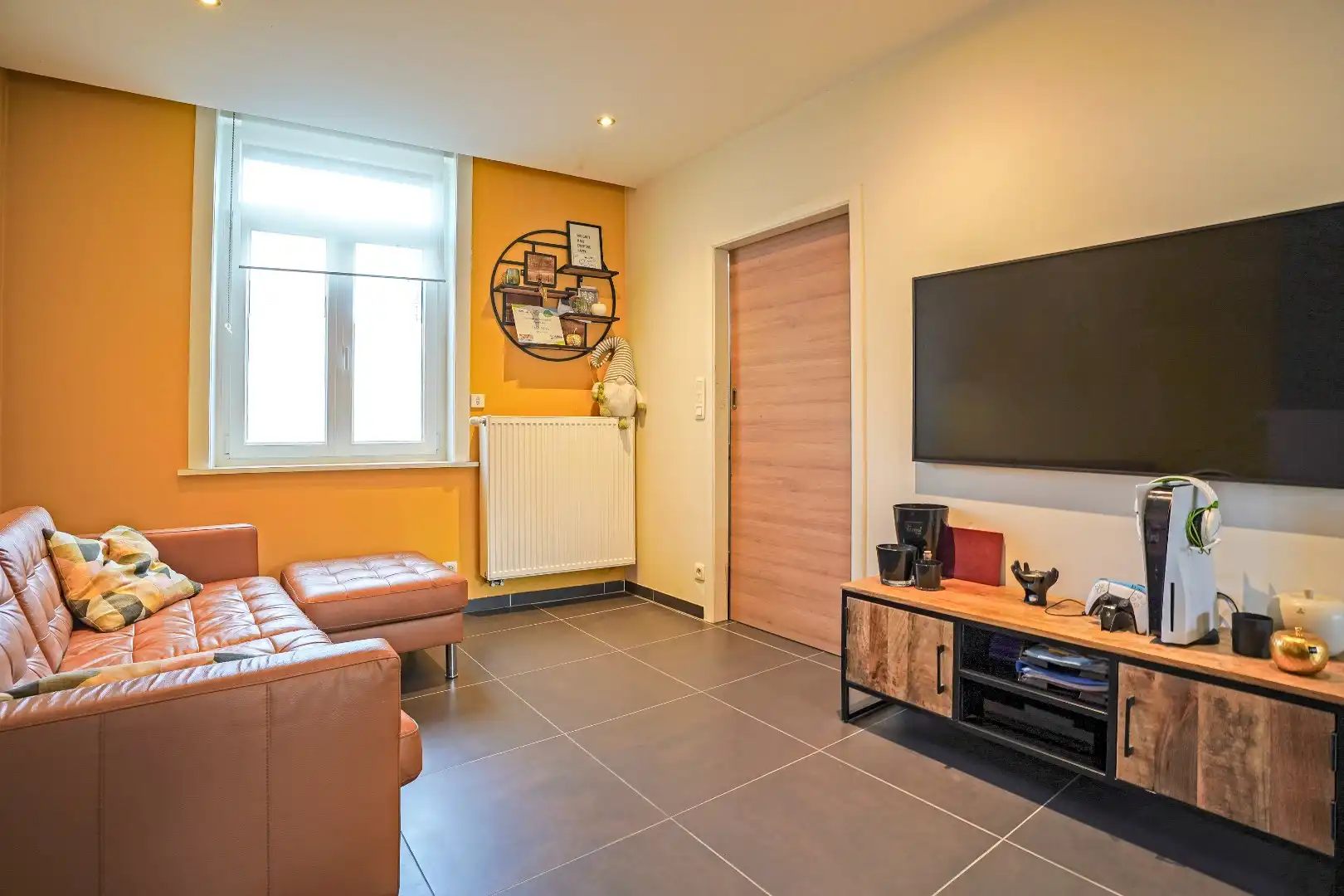 Charmante rijwoning met 3 slaapkamers te centrum Veurne (Petit Paris). foto 4